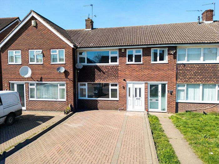 3 Bedroom Terraced House For Sale In Beaumont Drive, Northfleet, Gravesend, Kent, DA11