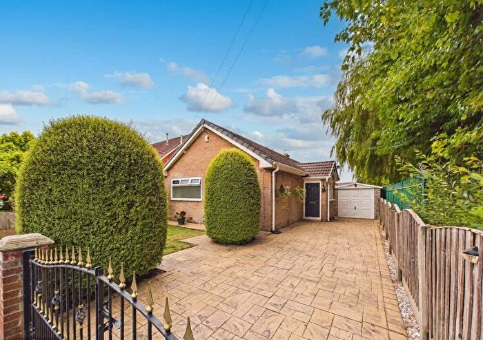 3 Bedroom Detached Bungalow For Sale In Parr Fold Avenue, Worsley, Manchester, M28