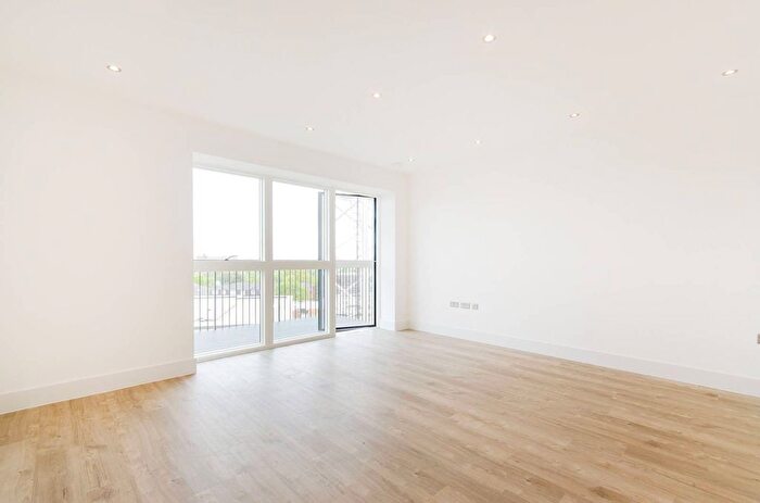 1 Bedroom Flat To Rent In Lyon Road, Harrow, HA1