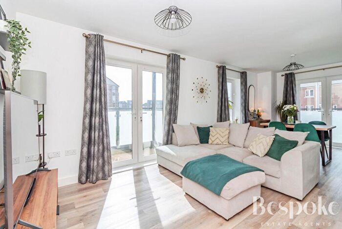 1 Bedroom Flat For Sale In Bolton Drive, Shinfield, RG2