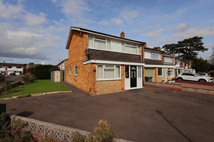 3 Bedroom End Of Terrace House For Sale In Russell Road, Havant, PO9