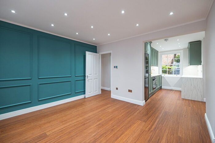 2 Bedroom Flat To Rent In Rheidol Terrace, London, N1