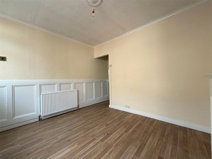 3 Bedroom Terraced House To Rent In West Street, Gillingham, Kent, ME7