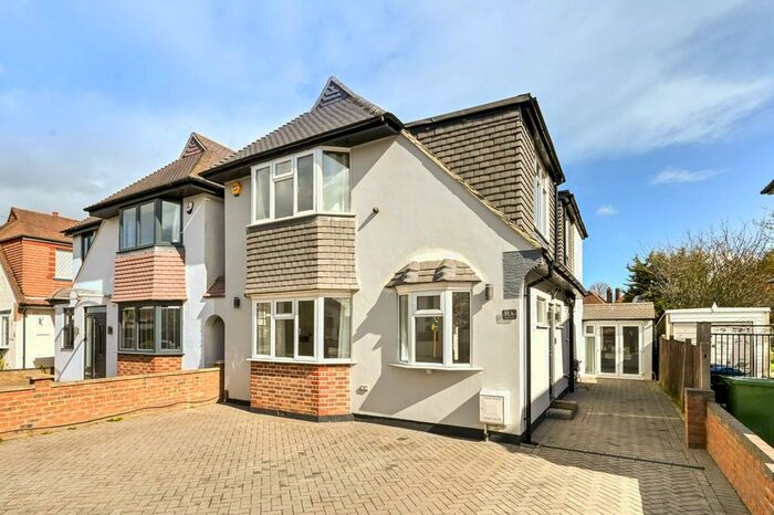 4 Bedroom Semi-Detached House To Rent In Lawrence Avenue, New Malden, KT3