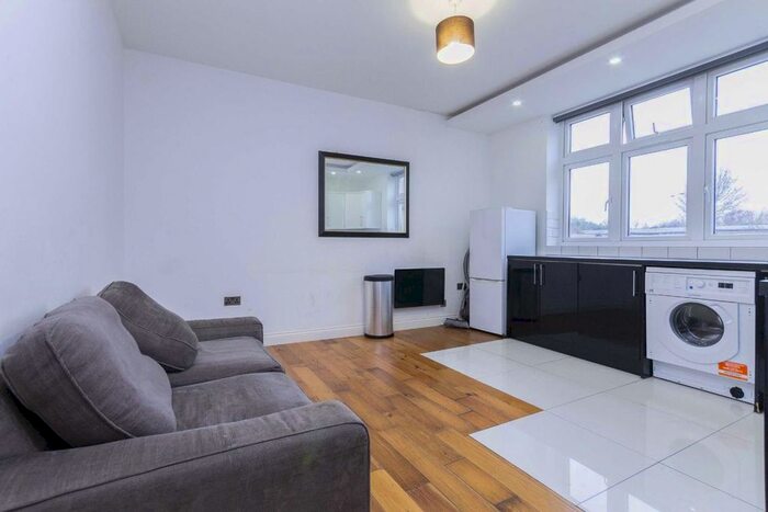 2 Bedroom Flat To Rent In Windmill Place, Southall UB2