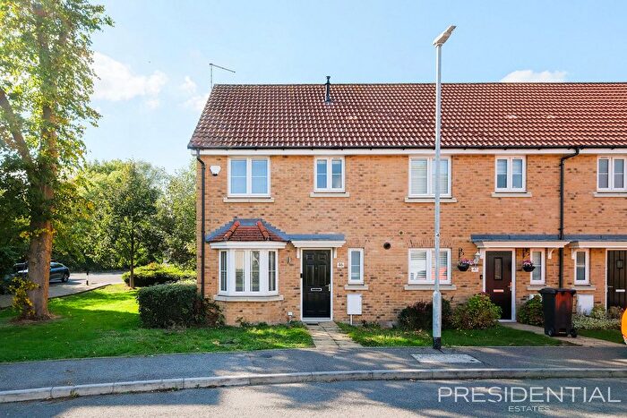 3 Bedroom End Terrace House For Sale In Blenheim Square, North Weald, CM16