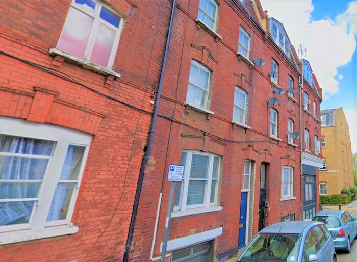 5 Bedroom Flat To Rent In Sidney Street, Whitechapel, E1