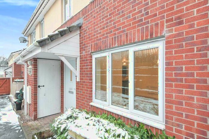 2 Bedroom End Of Terrace House To Rent In Carrfield, Hyde, Greater Manchester, SK14