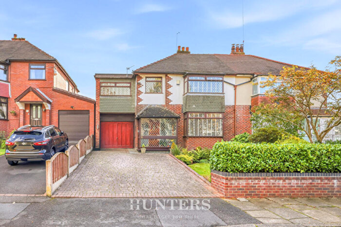 5 Bedroom Semi Detached House For Sale In Meadow Road, Alkrington ( Woodside ), Manchester, M24