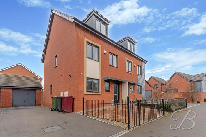3 Bedroom Semi-Detached House To Rent In Caraway Drive, Shirebrook, Mansfield, NG20