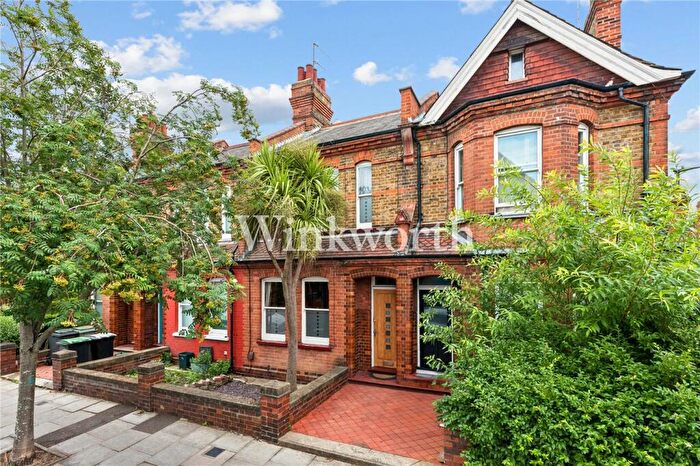 3 Bedroom Terraced House For Sale In Gladstone Avenue, London, N22