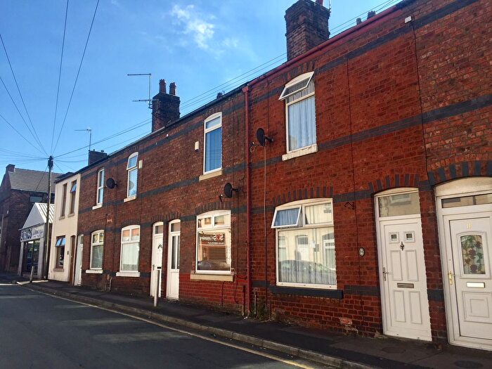 2 Bedroom Property To Rent In Newsome Street, Leyland, PR25