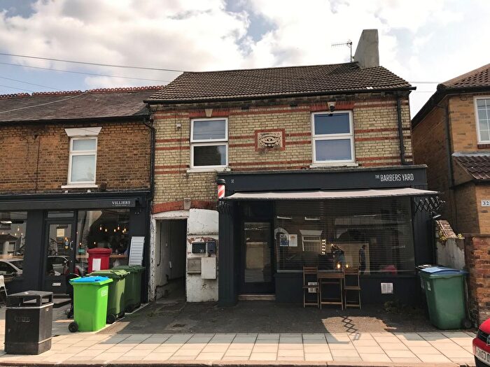 Studio To Rent In Villiers Road, Watford, WD19