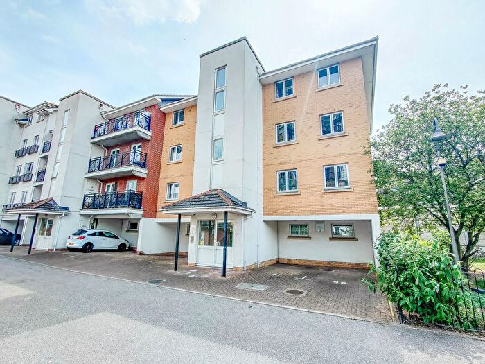 2 Bedroom Flat To Rent In Chantry Close, London, SE2