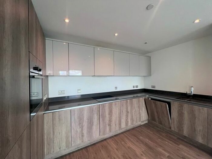 2 Bedroom Flat To Rent In Chiswick High Road, London, W4