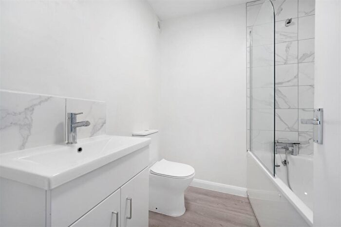 2 Bedroom Flat To Rent In Norwood High Street, West Norwood, SE27