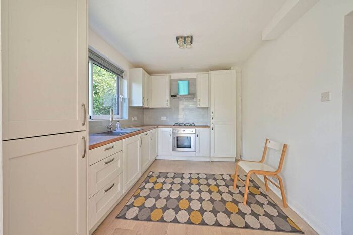 2 Bedroom Flat To Rent In The Downs, Wimbledon Village, London, SW20