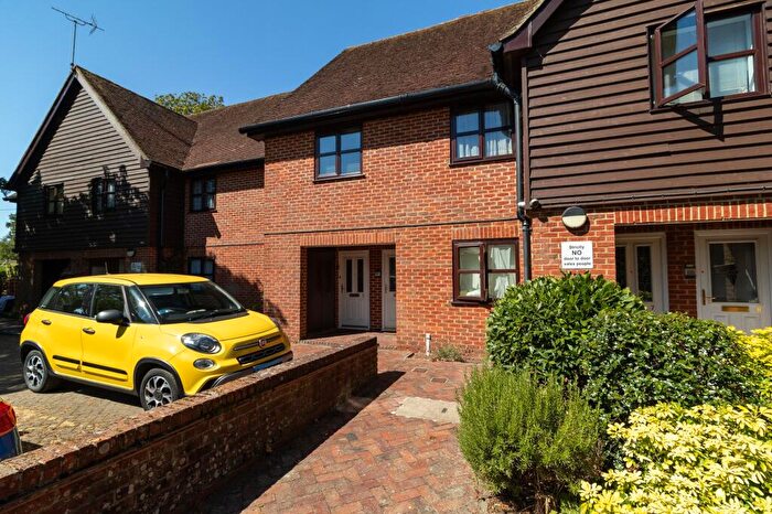 2 Bedroom Retirement Property For Sale In Pound Lane, Elham, CT4