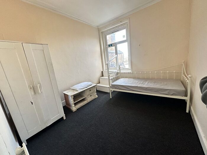 4 Bedroom Flat To Rent In High Road, Chadwell Heath, Romford, RM6
