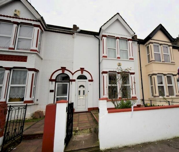 4 Bedroom Terraced House To Rent In Pelham Road, Gravesend, Kent DA11