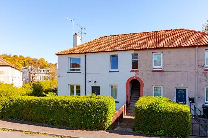 2 Bedroom Flat For Sale In / Saughton Loan, Edinburgh, EH12