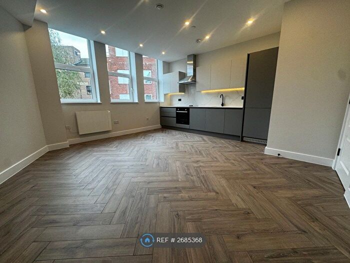 2 Bedroom Flat To Rent In Carlton Crescent, Southampton, SO15