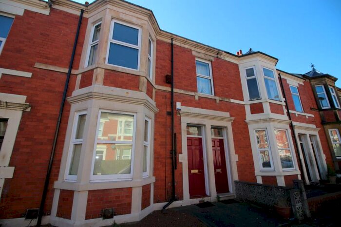3 Bedroom Flat To Rent In Ashleigh Grove, Jesmond, Newcastle Upon Tyne, NE2