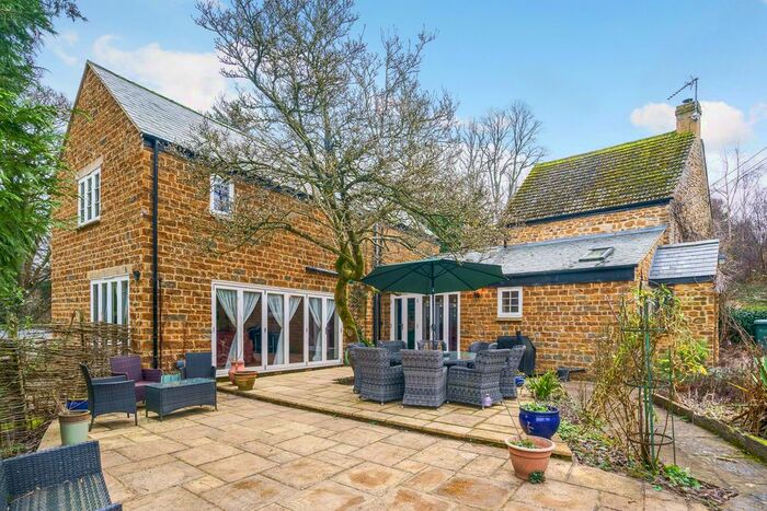 4 Bedroom Detached House For Sale In South Newington, Chipping Norton, OX15