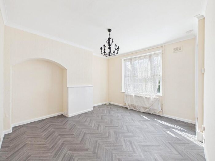 2 Bedroom End Of Terrace House For Sale In Keedonwood Road, BR1