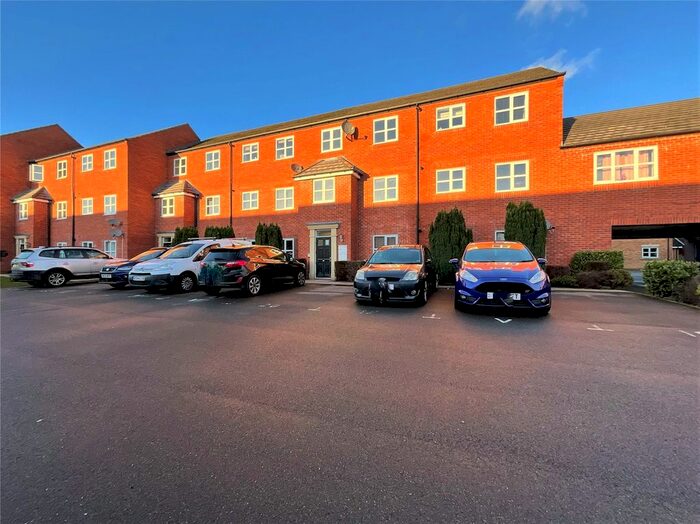 2 Bedroom Flat To Rent In Leven Road, Tamworth, Staffordshire, B77