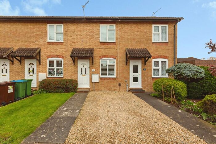 1 Bedroom Terraced House For Sale In Lodden Close, Aylesbury, HP21