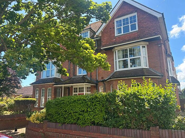 2 Bedroom Flat For Sale In Middlesex Road, Bexhill-On-Sea, TN40