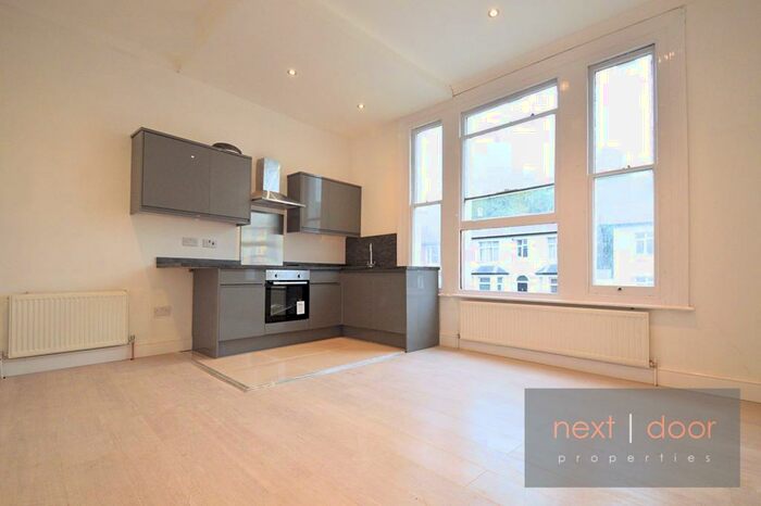 2 Bedroom Apartment To Rent In Norwood Road, Herne Hill, SE24