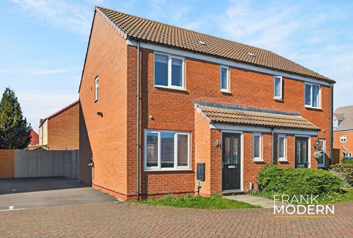 3 Bedroom Semi Detached House For Sale In Julius Court, Peterborough, PE2