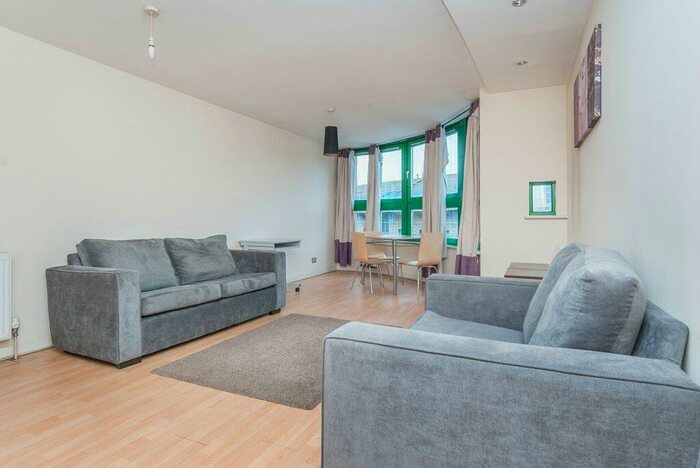 3 Bedroom Flat To Rent In L &#; Arthur Street, Edinburgh, EH6