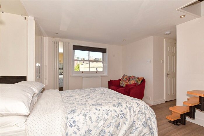 Studio For Sale In Union Street, Rochester, Kent, ME1