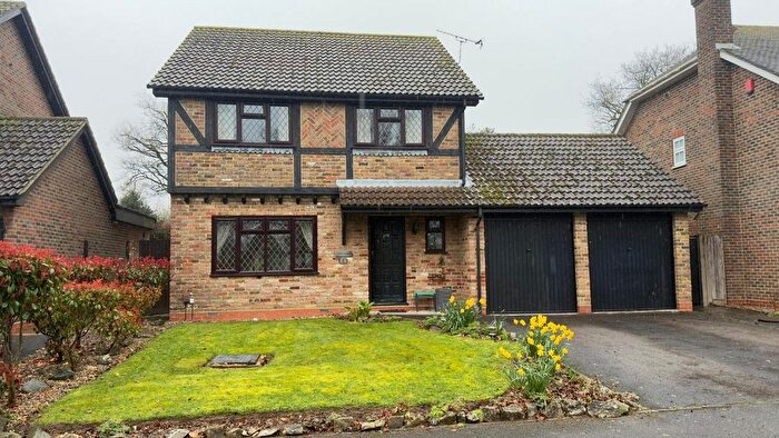 4 Bedroom Detached House For Sale In Jay Close, Horndean, PO8