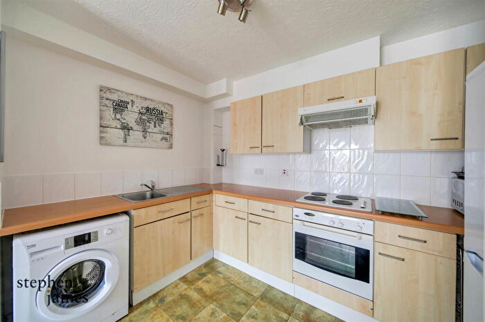 1 Bedroom Flat To Rent In Astra Apartments, Globe Road, London, E2