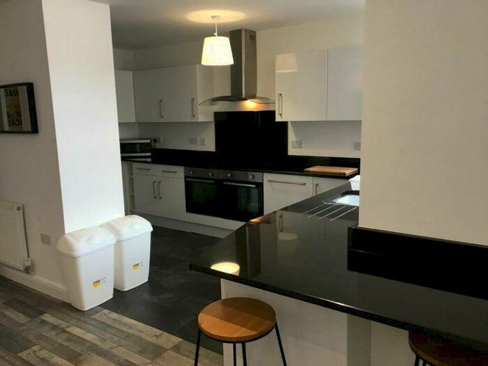 7 Bedroom Detached House To Rent In Queens Road, Beeston, Nottingham, NG9