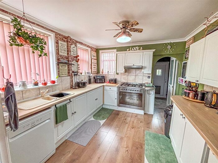 3 Bedroom Semi-Detached House For Sale In Yewdale Avenue, St. Helens, WA11