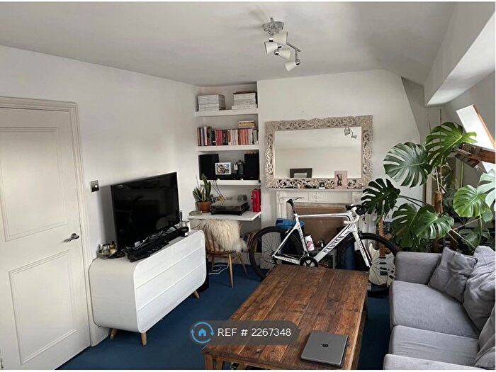 Studio To Rent In Landor Road, London, SW9