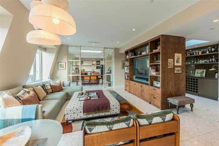 4 Bedroom Flat To Rent In Kingsway, London, WC2B