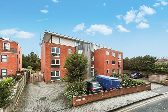 2 Bedroom Apartment To Rent In Plaistow Lane, Bromley, Kent, BR1