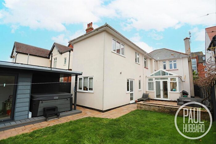 5 Bedroom Detached House For Sale In Kirkley Cliff Road, Pakefield, Suffolk, NR33
