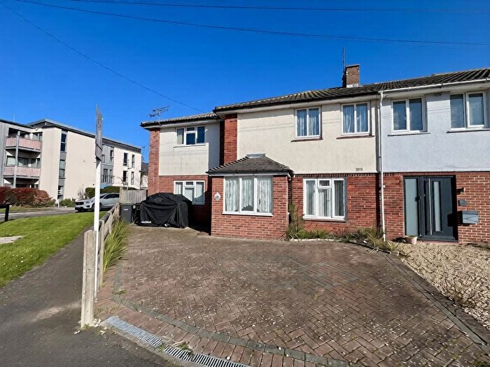 4 Bedroom End Of Terrace House For Sale In Elmore Road, Lee-On-The-Solent, PO13