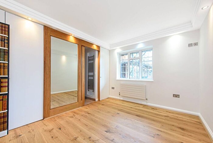 2 Bedroom Flat To Rent In Mulberry Close, Hendon, London, NW4