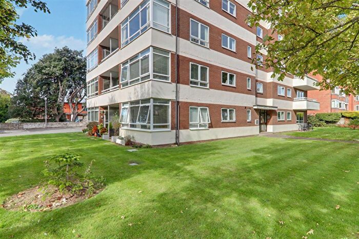 1 Bedroom Flat For Sale In Heene Road, Worthing, BN11