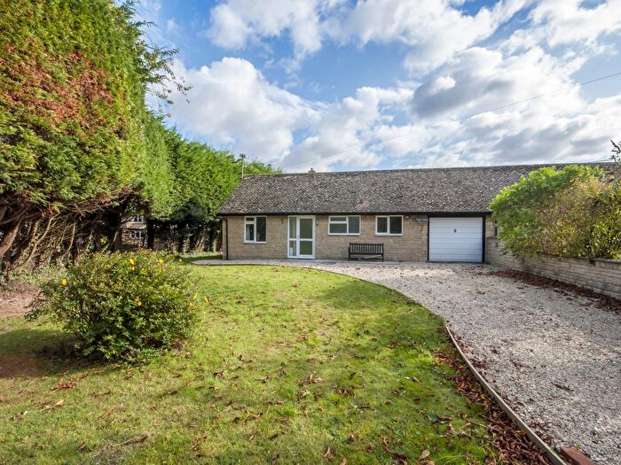 2 Bedroom Bungalow To Rent In Weald Street, Weald, Bampton, OX18