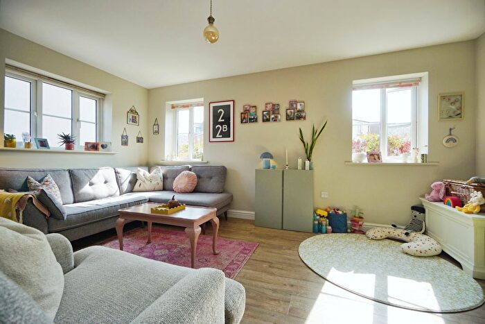 3 Bedroom End Of Terrace House For Sale In Mills Drive, Wellington, Somerset, TA21