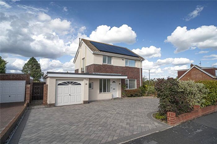 3 Bedroom Detached House For Sale In Sandringham Road, Lawns, Swindon, Wiltshire, SN3